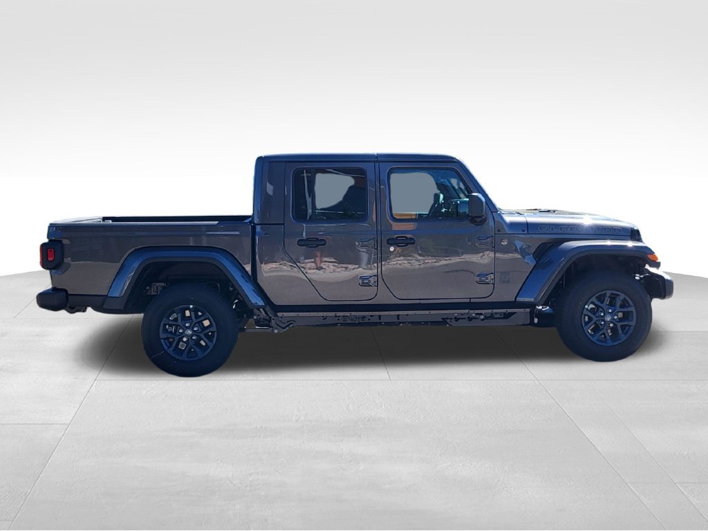 New 2026 Jeep Gladiator Sport AWD/4WD image 4