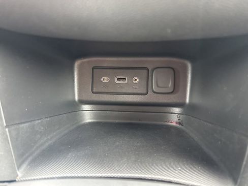 Used 2019 Chevrolet Equinox LT image 32