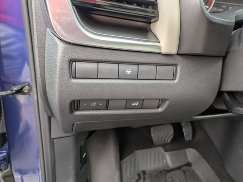 Used 2021 Nissan Rogue SV w/ Premium Package AWD/4WD image 17