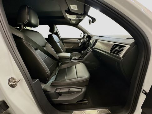 Used 2023 Volkswagen Atlas Cross Sport SE w/ Panoramic Sunroof Package AWD/4WD image 34