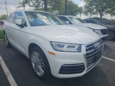 Used 2019 Audi Q5 2.0T Premium Plus w/ Premium Plus Package AWD/4WD image 2