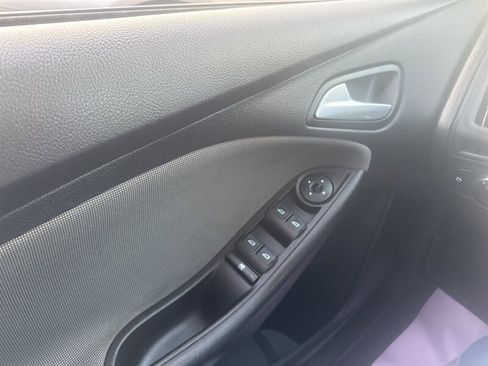 Used 2014 Ford Focus SE image 29