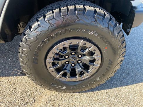 New 2025 Ford Bronco Raptor image 32