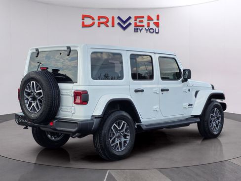 New 2026 Jeep Wrangler Unlimited Sahara AWD/4WD image 5