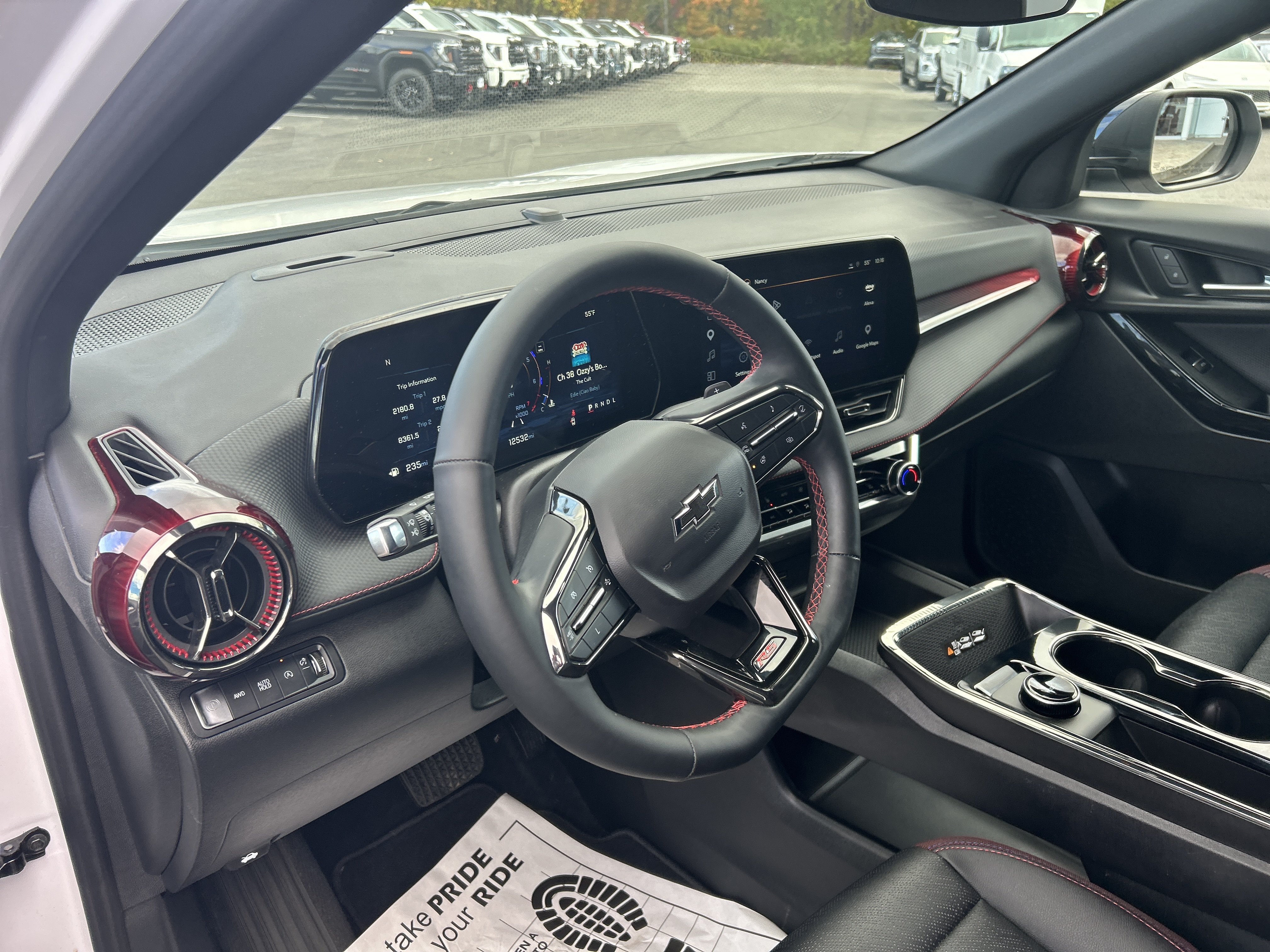 Used 2025 Chevrolet Equinox RS AWD/4WD image 18