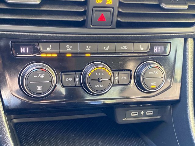 Used 2023 Volkswagen Jetta SE FWD image 25