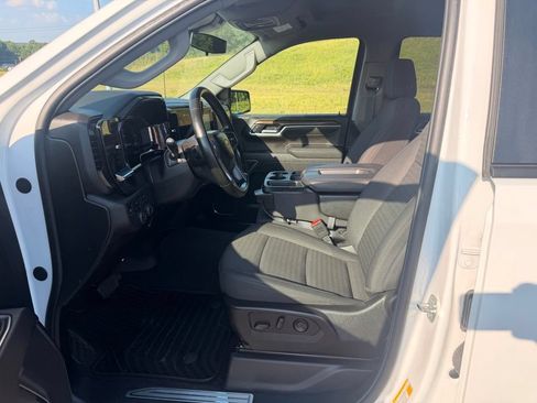 Used 2025 Chevrolet Silverado 1500 LT AWD/4WD image 25