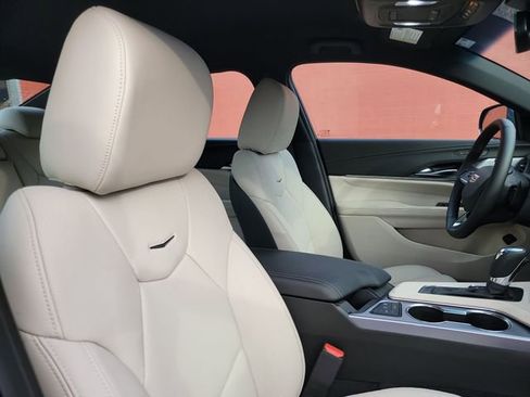 Used 2025 Cadillac CT4 Premium Luxury image 25