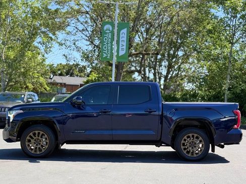 Used 2022 Toyota Tundra Platinum AWD/4WD image 2