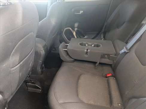 Used 2017 Jeep Renegade Latitude w/ Popular Equipment Group image 17