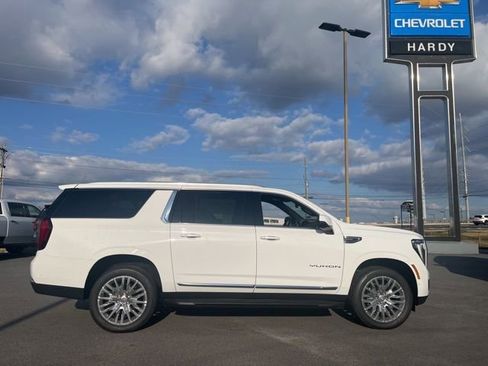 New 2026 GMC Yukon XL Elevation image 3