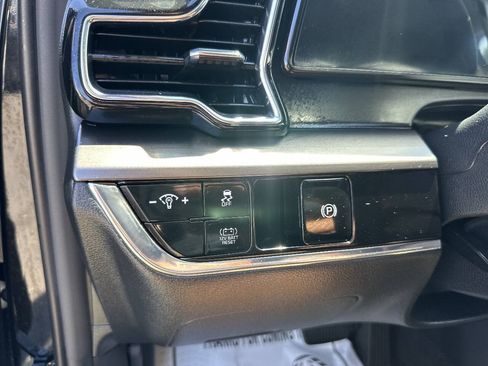 Used 2023 Kia Sportage EX AWD/4WD image 10
