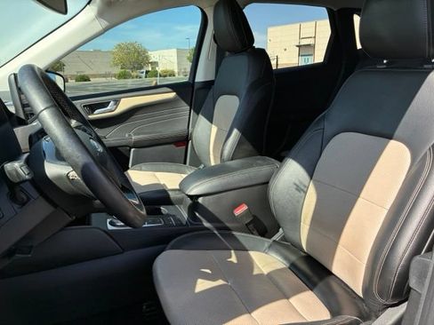 Used 2022 Ford Escape Titanium w/ Titanium Elite Package AWD/4WD image 10