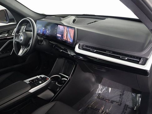 Used 2024 BMW X1 xDrive28i w/ Technology Package image 9