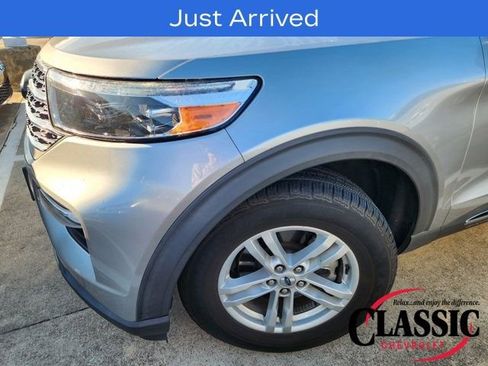 Used 2021 Ford Explorer XLT w/ Equipment Group 202A image 13