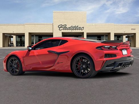 Used 2025 Chevrolet Corvette Z06 RWD image 7