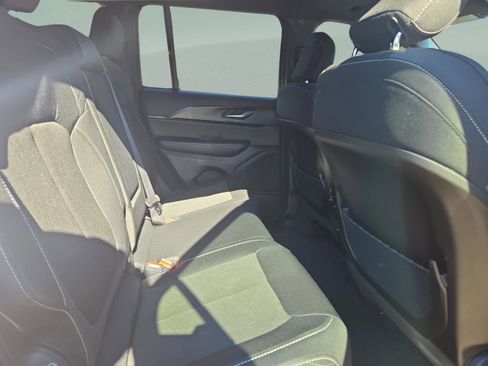 New 2025 Jeep Grand Cherokee Laredo X image 17