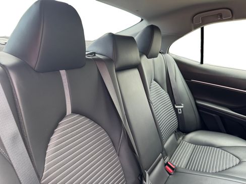 Used 2023 Toyota Camry SE FWD image 18