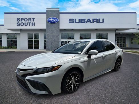 Used 2024 Toyota Camry SE FWD image 8