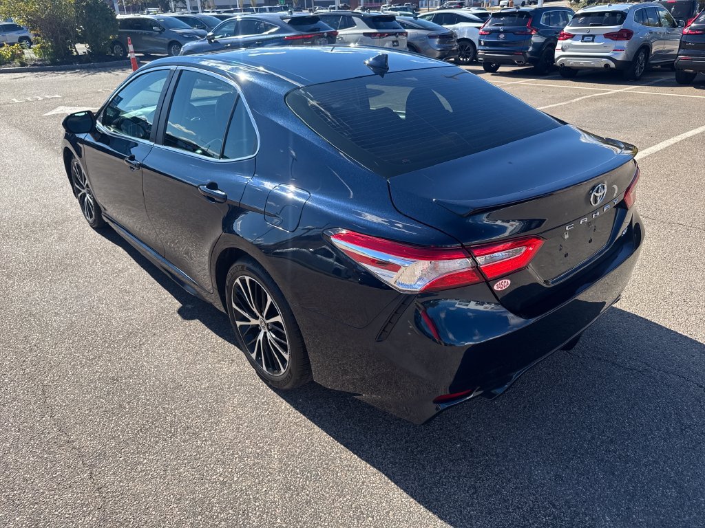 Used 2020 Toyota Camry SE FWD image 5