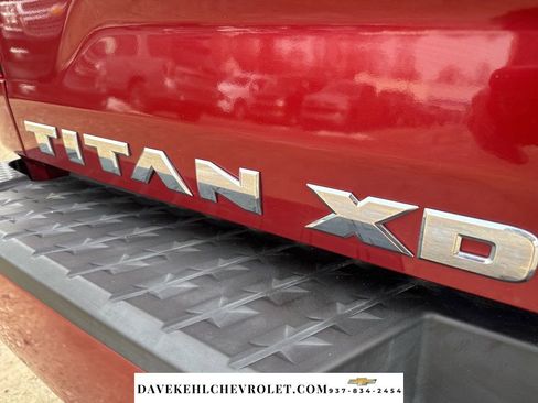 Used 2017 Nissan Titan SV image 38