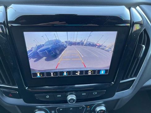 Used 2023 Chevrolet Traverse LT image 22