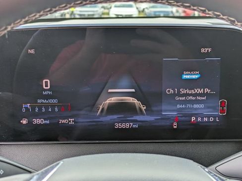 Used 2025 Chevrolet Traverse LT AWD/4WD image 18
