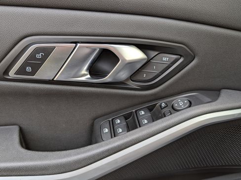 Used 2020 BMW 330i Sedan w/ Driving Assistance Package image 14