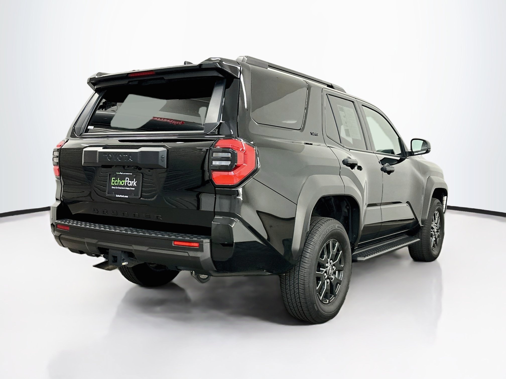 Used 2025 Toyota 4Runner SR5 AWD/4WD image 9