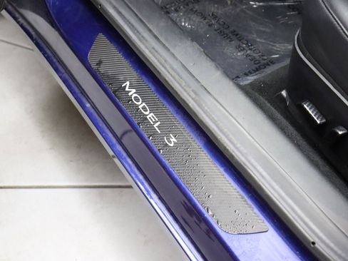 Used 2018 Tesla Model 3 Long Range image 51