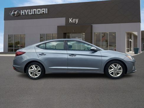 Used 2019 Hyundai Elantra Value Edition FWD image 3