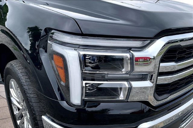 Used 2025 Ford F150 Lariat w/ Equipment Group 501A Mid AWD/4WD image 32