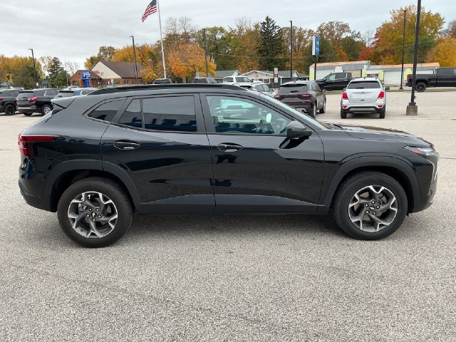 Used 2024 Chevrolet Trax LT w/ LT Convenience Package FWD image 20
