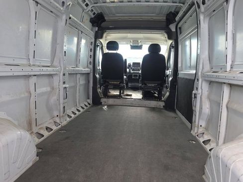 Used 2025 RAM ProMaster 2500 w/ Convenience Group FWD image 4