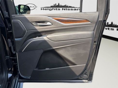 Used 2023 Cadillac Escalade ESV Premium Luxury AWD/4WD image 43