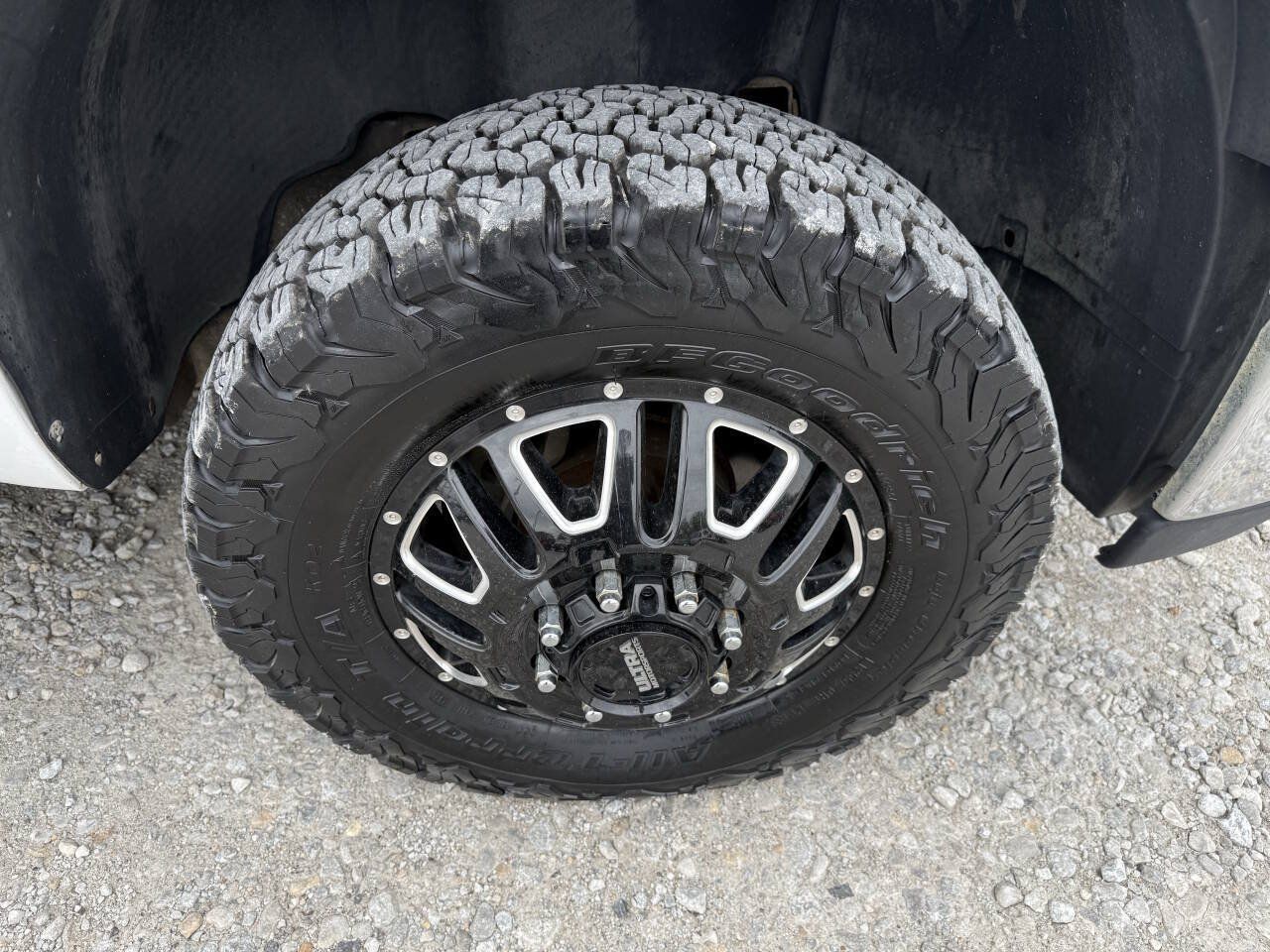 Used 2009 GMC Sierra 3500 SLT AWD/4WD image 12
