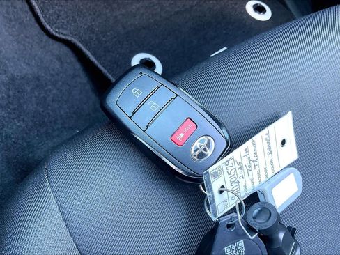 Used 2025 Toyota Tacoma TRD Sport image 13