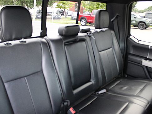 Used 2018 Ford F150 Lariat w/ Equipment Group 502A Luxury AWD/4WD image 29