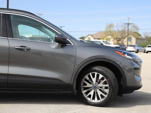 Certified 2022 Ford Escape Titanium w/ Class II Trailer Tow Package AWD/4WD image 5