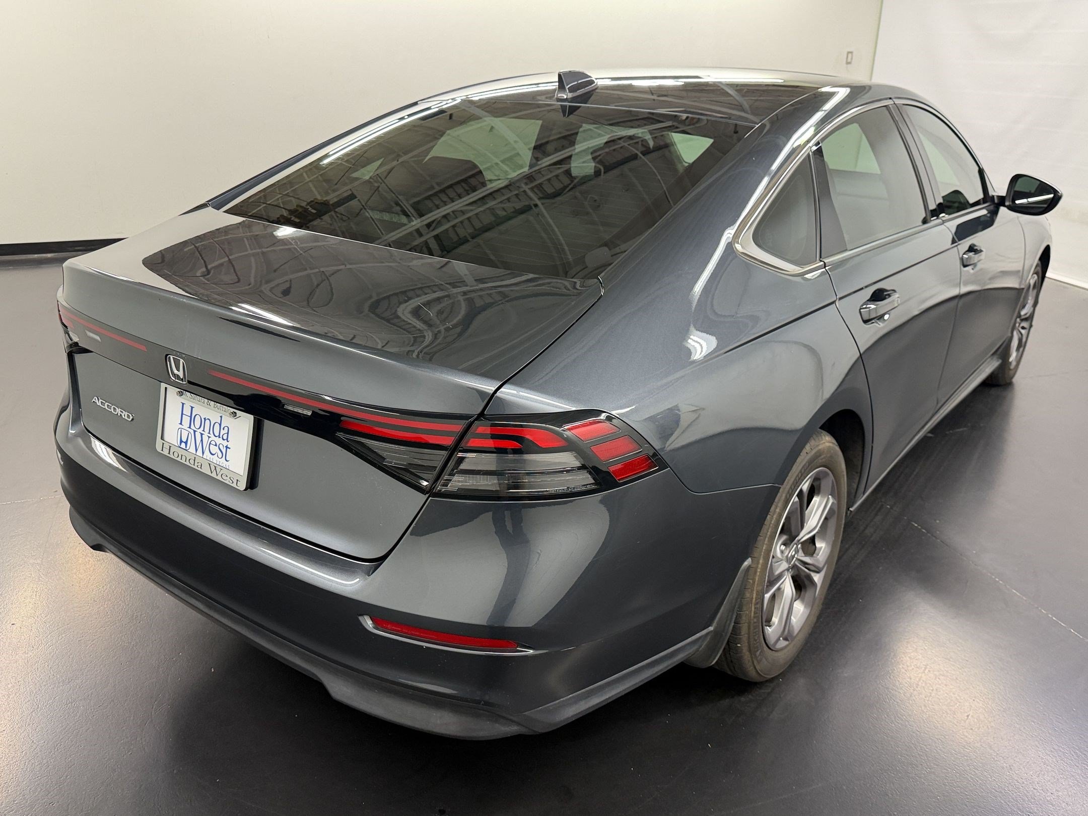 Certified 2023 Honda Accord EX image 9