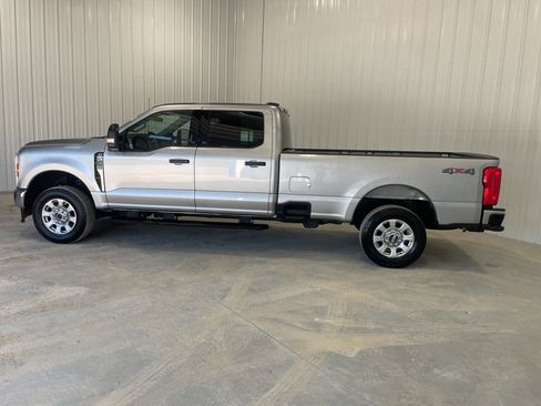 Used 2024 Ford F250 XLT image 4
