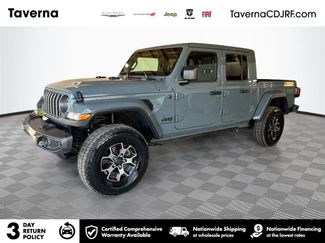 Used 2025 Jeep Gladiator Nighthawk video 1