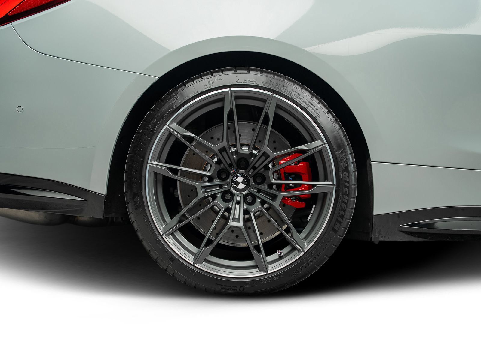 Used 2021 BMW M4 Coupe w/ M Carbon Exterior Package RWD image 32