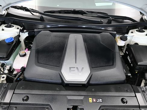 Used 2024 Kia EV6 GT-Line image 54