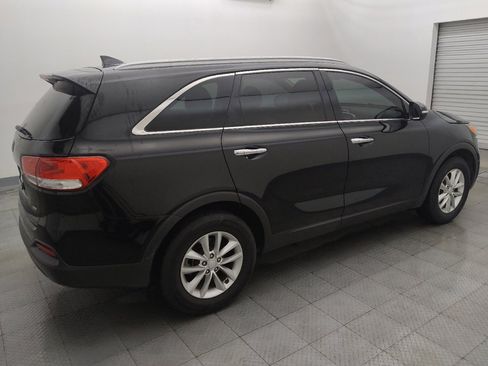 Used 2018 Kia Sorento FWD image 10
