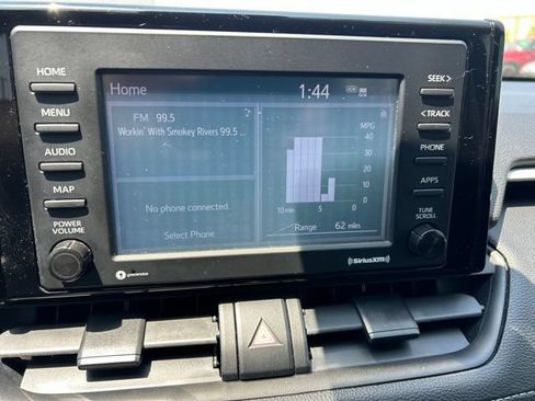 Used 2020 Toyota RAV4 LE FWD image 12