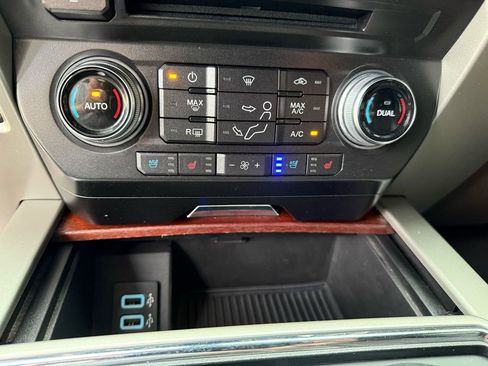 Used 2017 Ford F250 King Ranch w/ King Ranch Ultimate Package AWD/4WD image 30