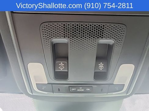 Used 2025 Honda Pilot Black Edition image 41