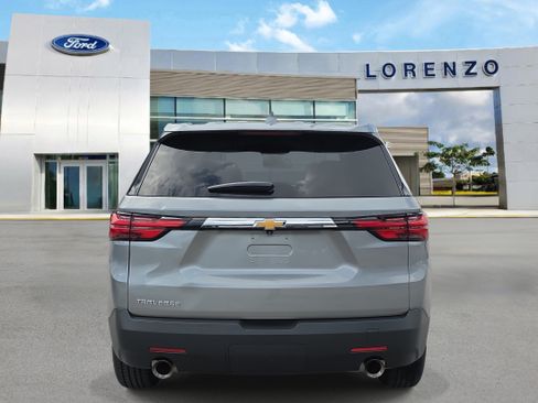 Used 2023 Chevrolet Traverse LS FWD image 5