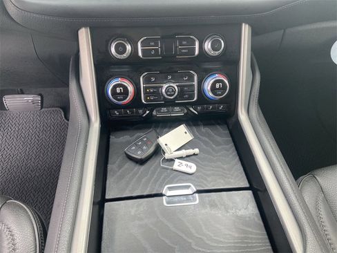Certified 2021 GMC Yukon Denali w/ Denali Premium Package image 18